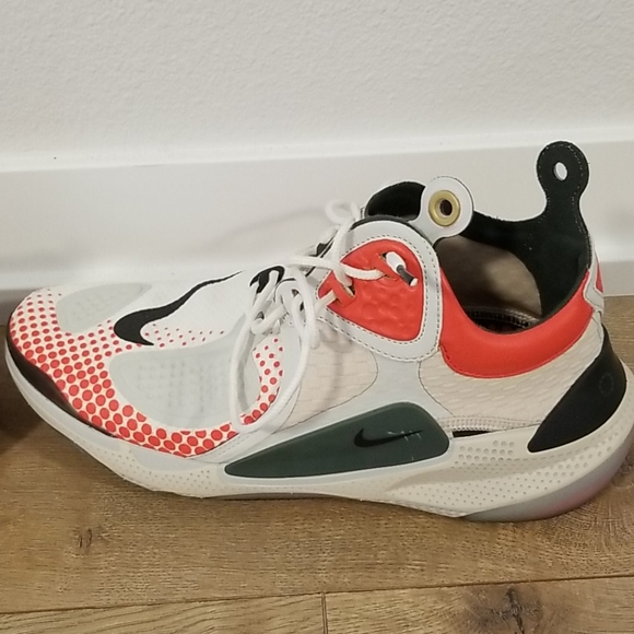 Nike Joyride Size 9.5 main image 8